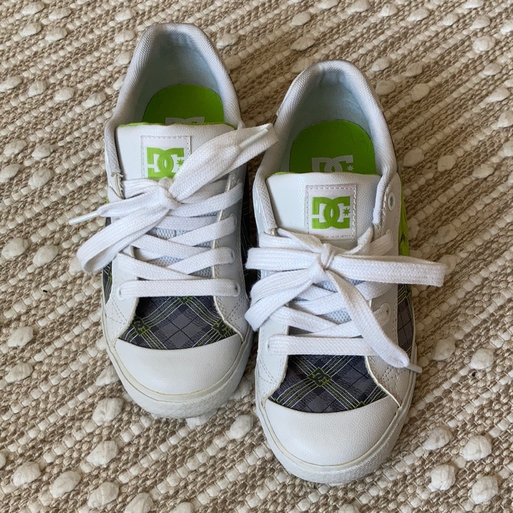 DC Chelsea SE skate shoes gray plaid/lime